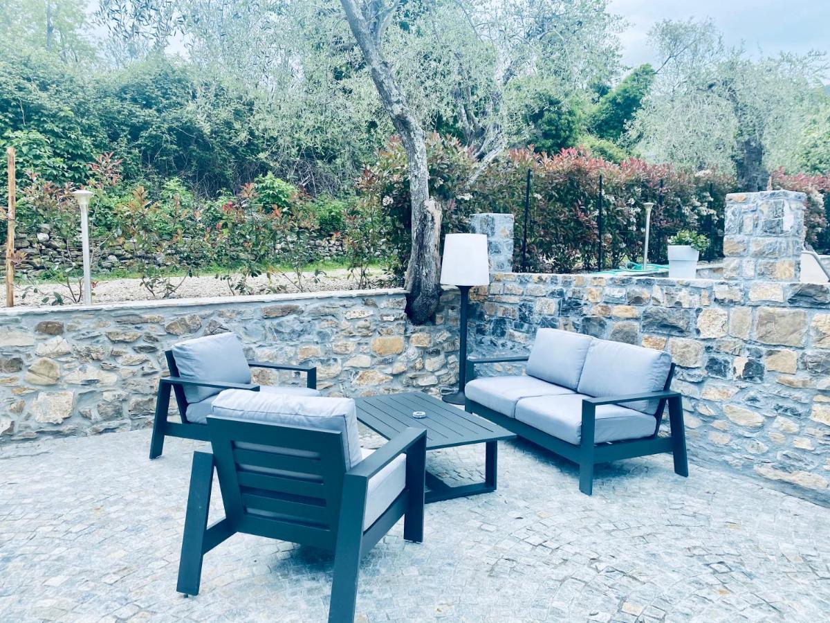 Casa Vacanze Gli Ulivi Borgomaro Kültér fotó