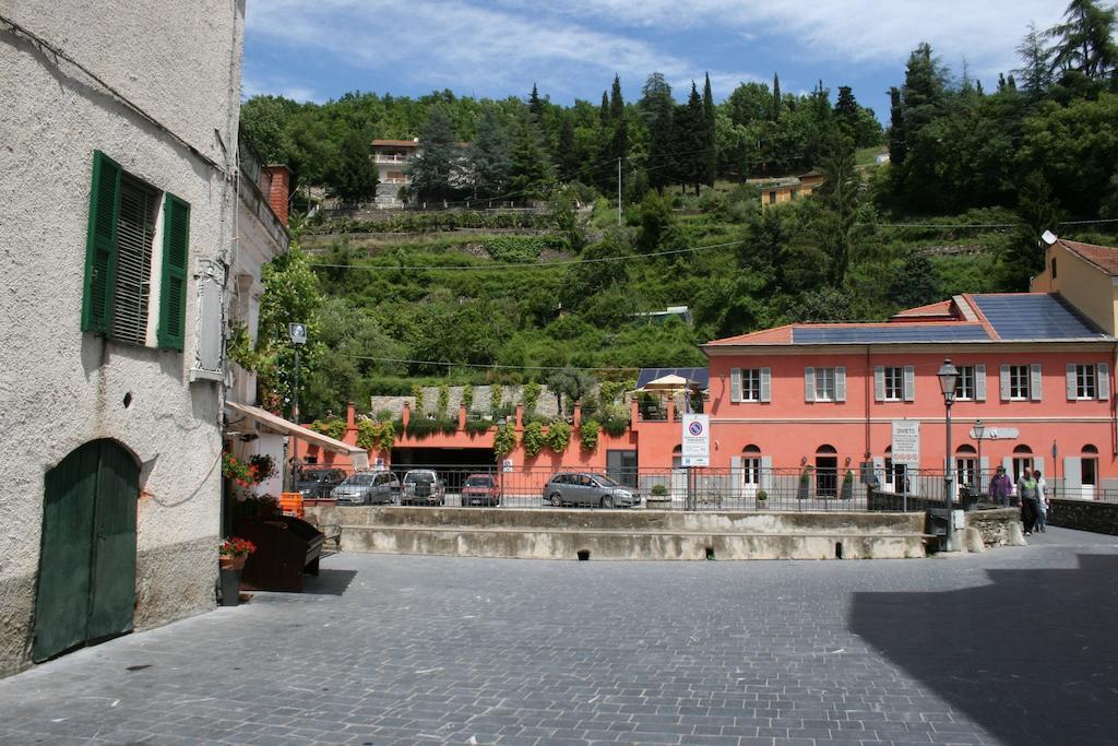 Casa Vacanze Gli Ulivi Borgomaro Szoba fotó